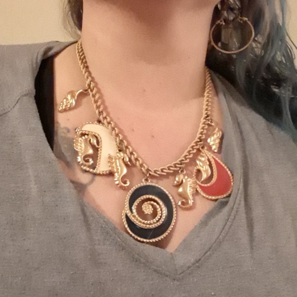 Jewelry - Vintage nautical necklace